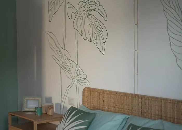 Just Steps From The Canal Port