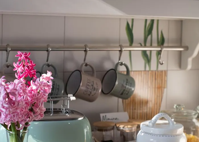 Just Steps From The Canal Port *